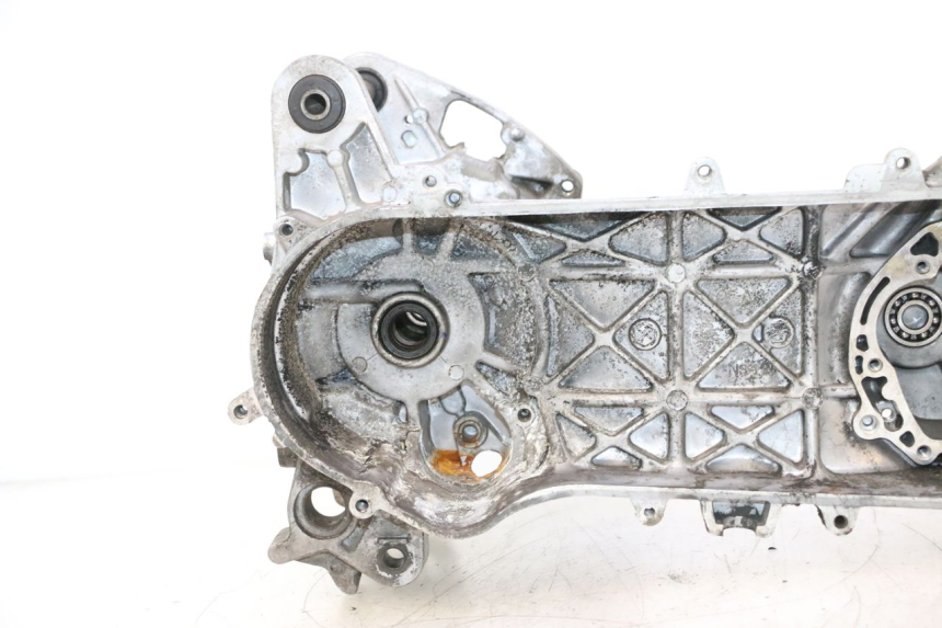 photo de CARTER INFERIOR DO MOTOR PEUGEOT KISBEE 2T 50 (2010 - 2017) - Marcações e referências
