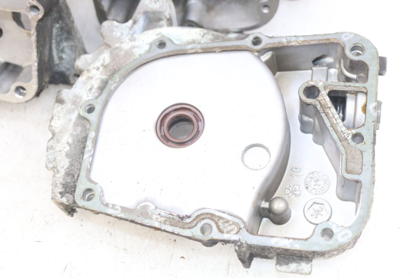 photo de CARCAÇA INFERIOR DO MOTOR PEUGEOT KISBEE 4T 50 (2018 - 2022) - Zoom de qualidade