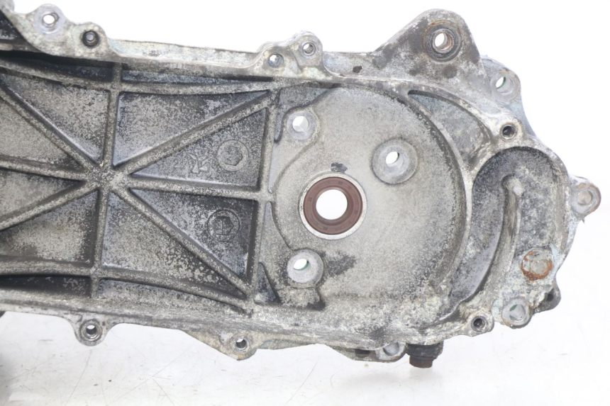 photo de CARCAÇA INFERIOR DO MOTOR PEUGEOT KISBEE 4T 50 (2018 - 2022) - Peça verificada