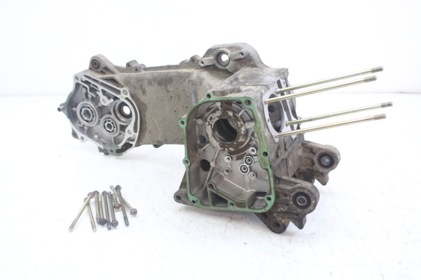 photo de CARTER INFERIOR DO MOTOR PEUGEOT KISBEE 4T 50 (2010 - 2017) - Vista principal