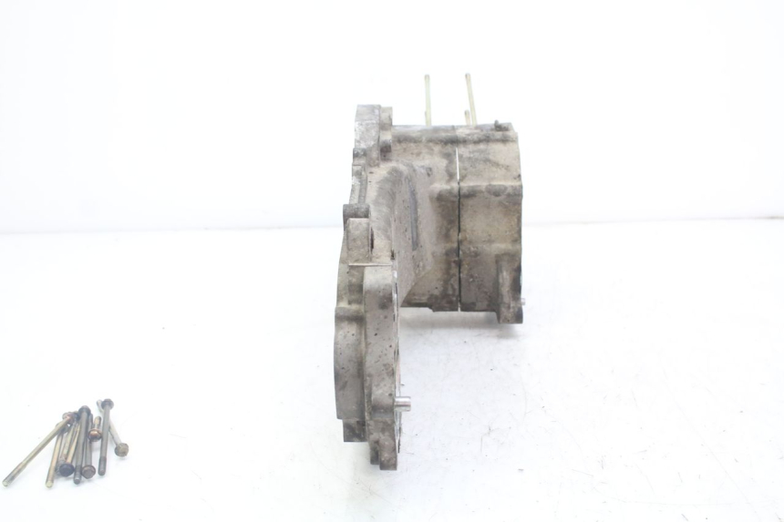 photo de CARTER INFERIOR DO MOTOR PEUGEOT KISBEE 4T 50 (2010 - 2017) - Pontos de fixação