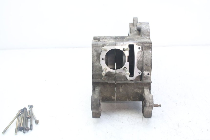 photo de CARTER INFERIOR DO MOTOR PEUGEOT KISBEE 4T 50 (2010 - 2017) - Peça verificada