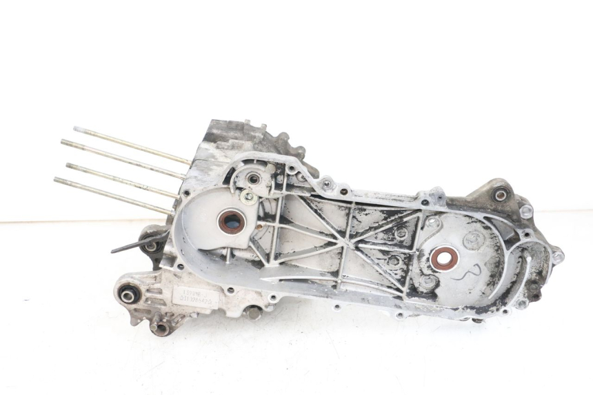 photo de CARCAÇA INFERIOR DO MOTOR PEUGEOT KISBEE 4T 50 (2018 - 2022) - Vista principal