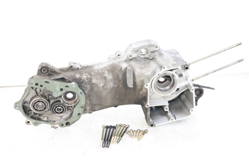photo de CARCAÇA INFERIOR DO MOTOR PEUGEOT KISBEE 4T 50 (2018 - 2022) - Imagem adicional