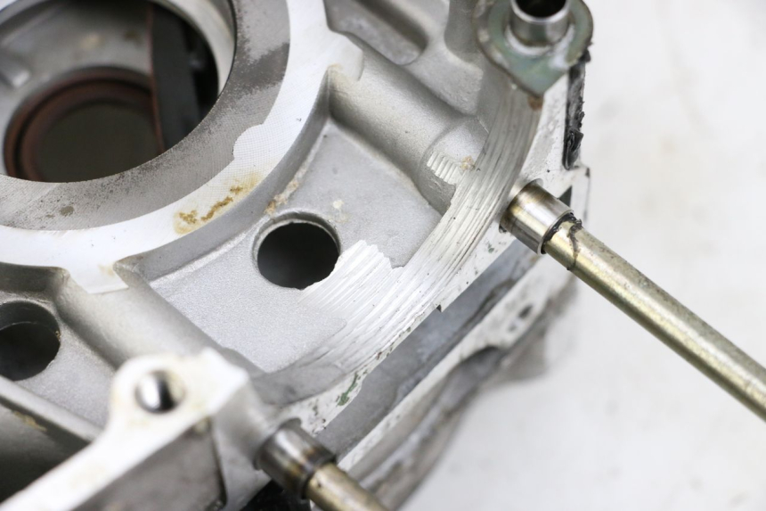 photo de CARCAÇA INFERIOR DO MOTOR PEUGEOT KISBEE 4T 50 (2018 - 2022) - Estrutura - ampliação