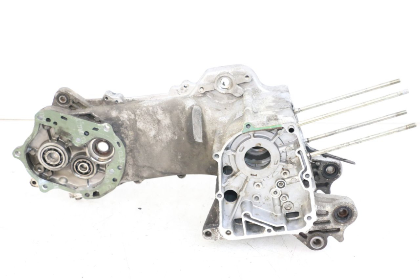 photo de CARCAÇA INFERIOR DO MOTOR PEUGEOT KISBEE 4T 50 (2018 - 2022) - Vista geral