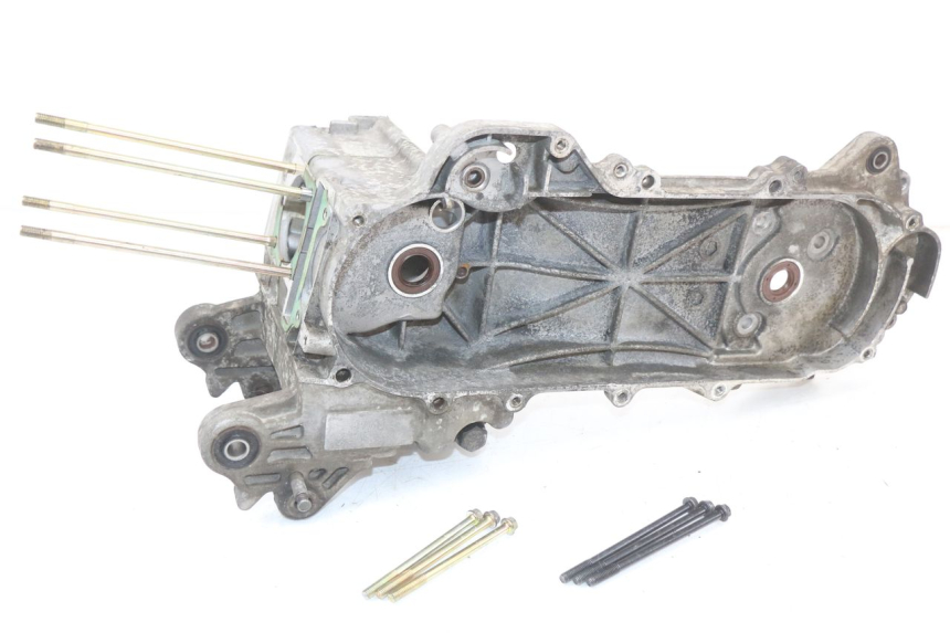 photo de CARCAÇA INFERIOR DO MOTOR PEUGEOT KISBEE 4T 50 (2018 - 2022) - Vista principal