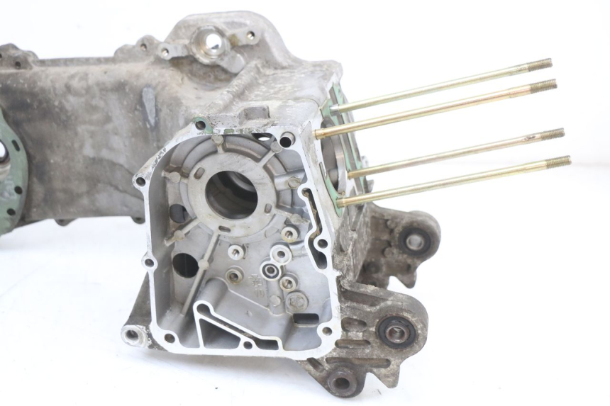 photo de CARCAÇA INFERIOR DO MOTOR PEUGEOT KISBEE 4T 50 (2018 - 2022) - Peça verificada