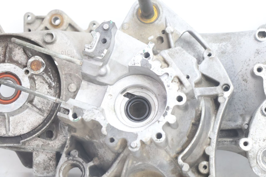 photo de CARTER INFERIOR DO MOTOR PEUGEOT LUDIX BLASTER 50 (2006 - 2014) - Inspeção visual