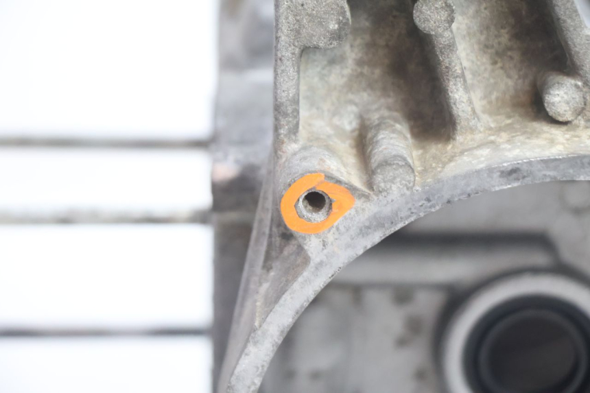 photo de CARTER INFERIOR DO MOTOR PEUGEOT LUDIX BLASTER 50 (2006 - 2014) - Zoom do estado de desgaste