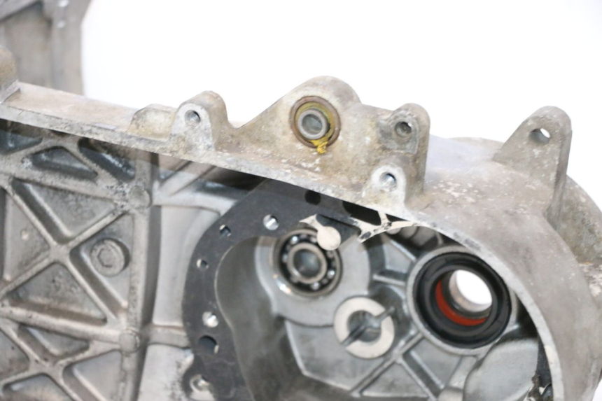 photo de CARTER INFERIOR DO MOTOR PEUGEOT LUDIX 50 (2005 - 2007) - Marcações e referências