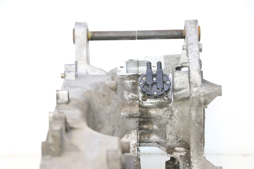 photo de CARCAÇA INFERIOR DO MOTOR PEUGEOT LUDIX ONE 14P 50 (2004 - 2013) - Detalhes característicos