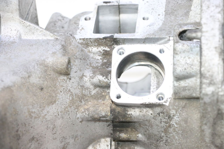 photo de CARCAÇA INFERIOR DO MOTOR PEUGEOT LUDIX ONE 14P 50 (2004 - 2013) - Vista de perto