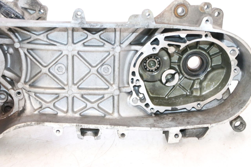 photo de CARCAÇA INFERIOR DO MOTOR PEUGEOT LUDIX ONE 14P 50 (2004 - 2013) - Vista geral