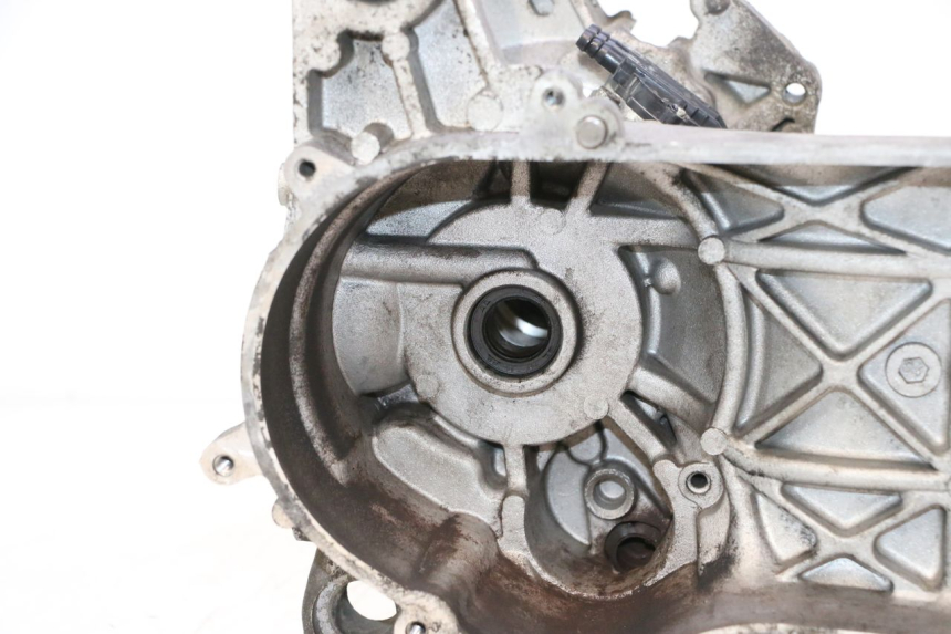 photo de CARCAÇA INFERIOR DO MOTOR PEUGEOT LUDIX ONE 14P 50 (2004 - 2013) - Pontos de fixação