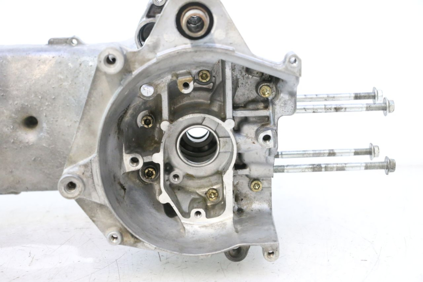 photo de CARCAÇA INFERIOR DO MOTOR MBK MACH G AC 50 (2002 - 2014) - Pontos de fixação