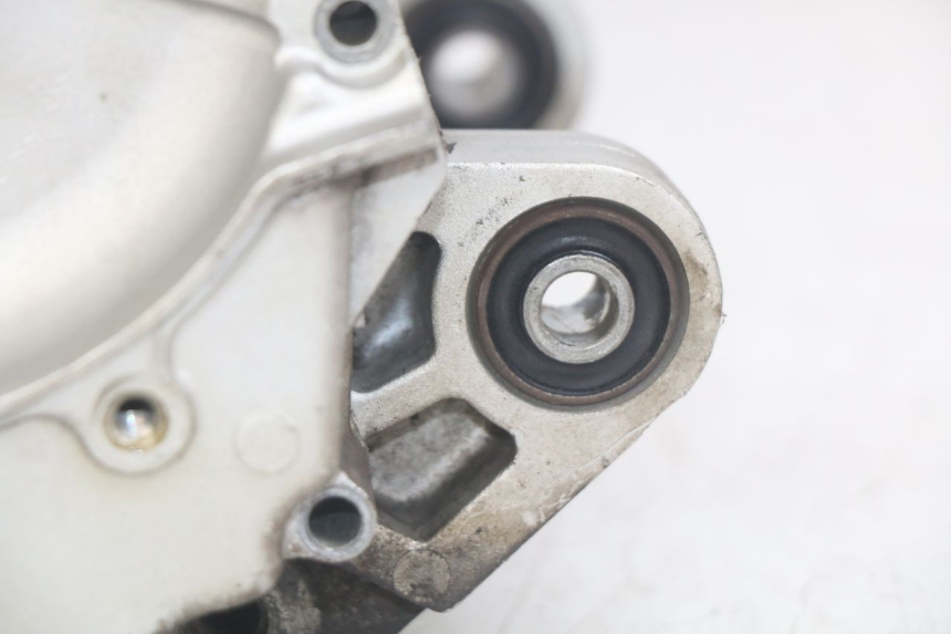photo de CARTER INFERIOR DO MOTOR SYM MIO 50 (2011 - 2017) - Detalhes característicos