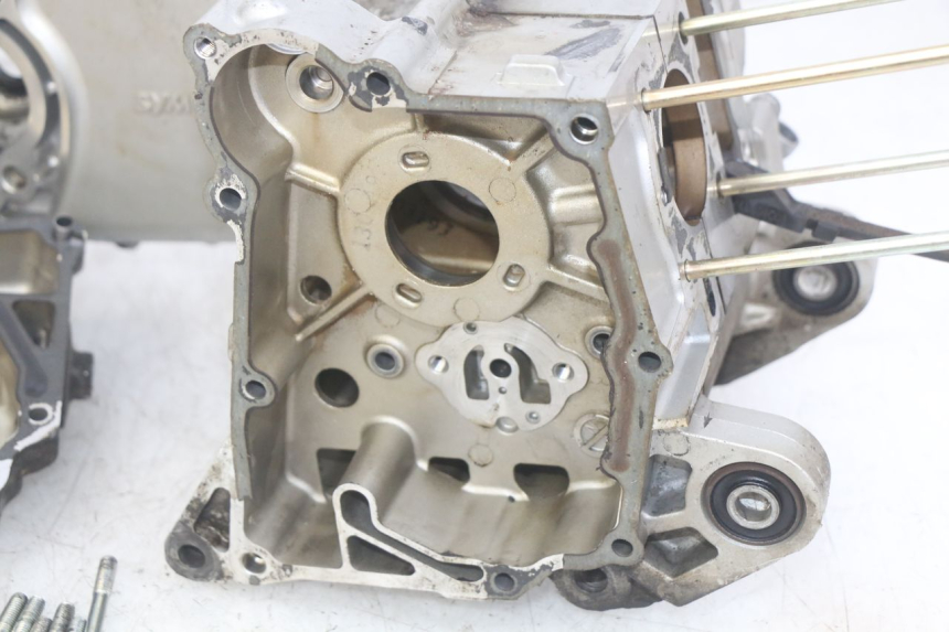 photo de CARTER INFERIOR DO MOTOR SYM MIO 50 (2011 - 2017) - Imagem adicional