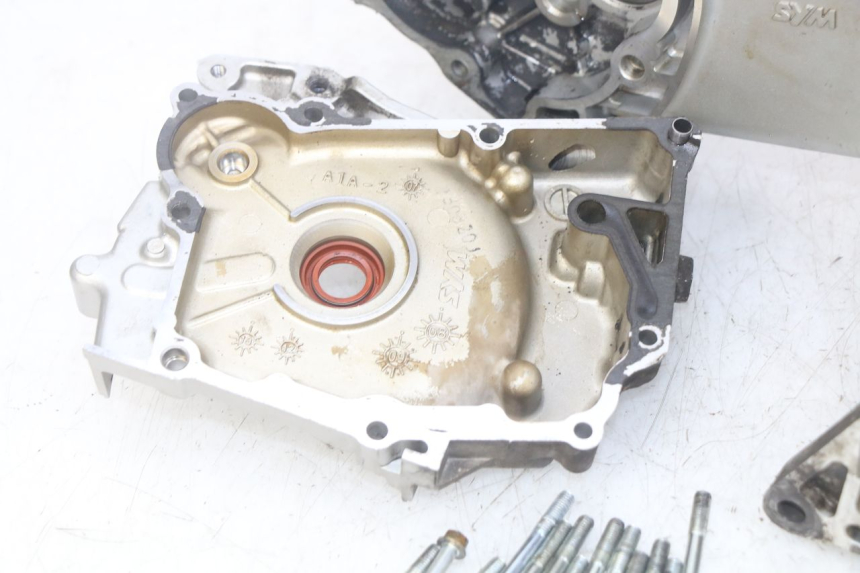 photo de CARTER INFERIOR DO MOTOR SYM MIO 50 (2011 - 2017) - Zoom de qualidade