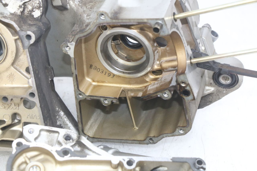 photo de CARTER INFERIOR DO MOTOR SYM MIO 50 (2011 - 2017) - Vista principal