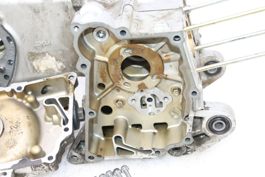 photo de CARCAÇA INFERIOR DO MOTOR SYM MIO 50 (2005 - 2010) - Imagem adicional
