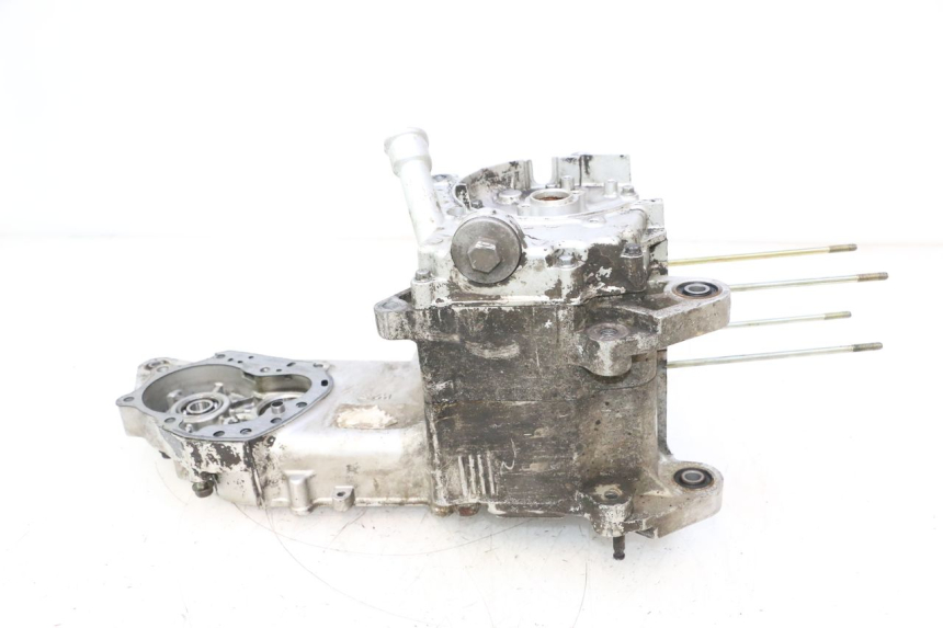 photo de CARCAÇA INFERIOR DO MOTOR SYM MIO 50 (2005 - 2010) - Outro ângulo de visão