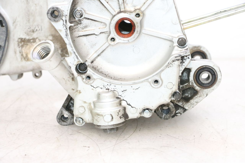photo de CARCAÇA INFERIOR DO MOTOR SYM MIO 50 (2005 - 2010) - Pontos de fixação