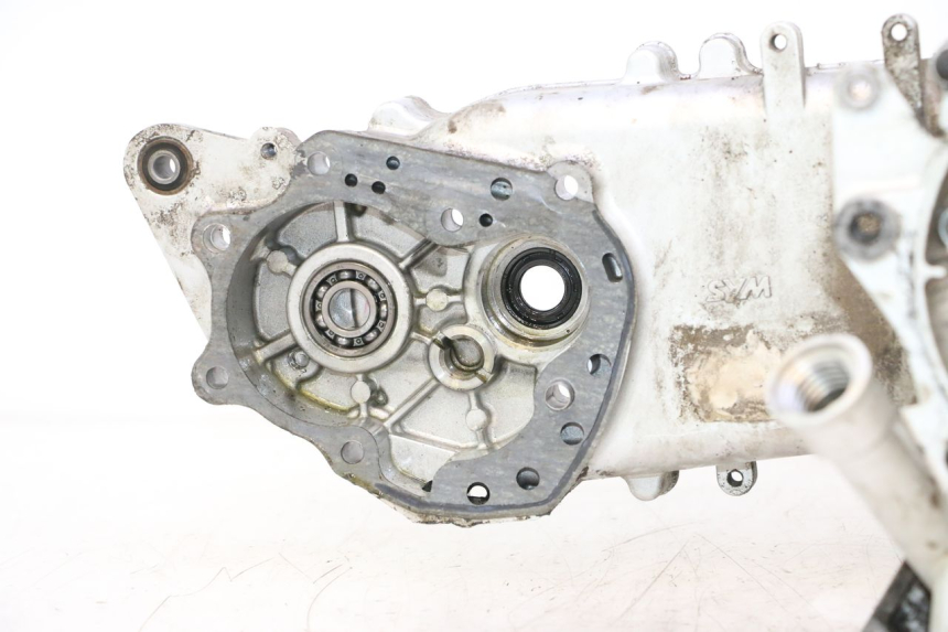 photo de CARCAÇA INFERIOR DO MOTOR SYM MIO 50 (2005 - 2010) - Estado da superfície