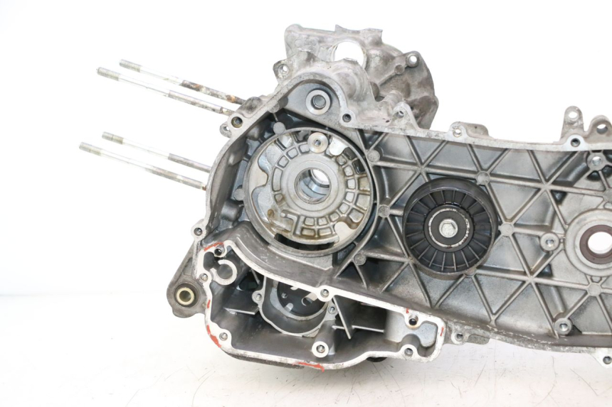 photo de CARTER INFERIOR DO MOTOR PIAGGIO MP3 LT 300 (2010 - 2016) - Vista de perto
