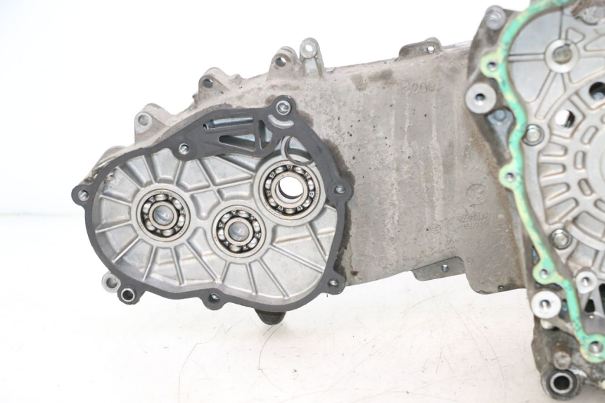 photo de CARTER INFERIOR DO MOTOR PIAGGIO MP3 LT 300 (2010 - 2016) - Marcações e referências