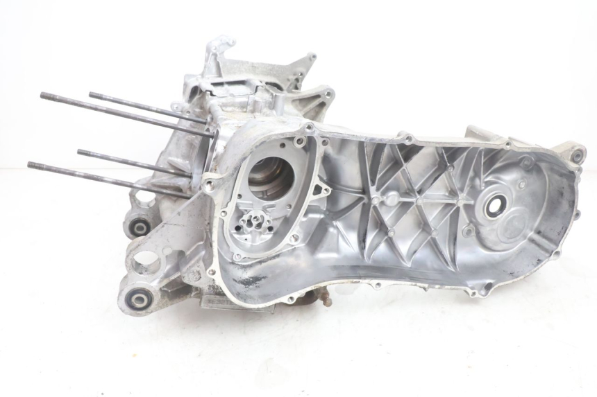 photo de CARCAÇA INFERIOR DO MOTOR YAMAHA N-MAX NMAX 125 (2021 - 2024) - Vista principal