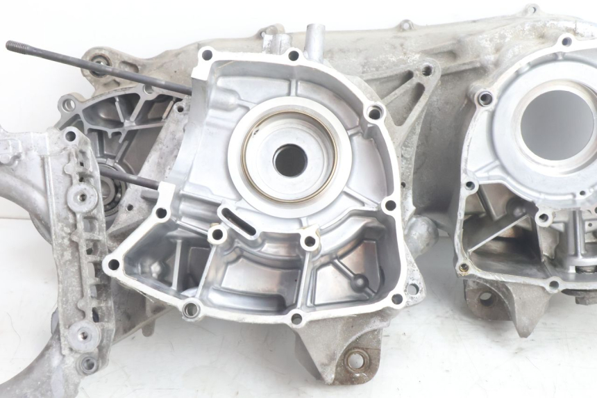 photo de CARCAÇA INFERIOR DO MOTOR YAMAHA N-MAX NMAX 125 (2021 - 2024) - Ampliação dos componentes