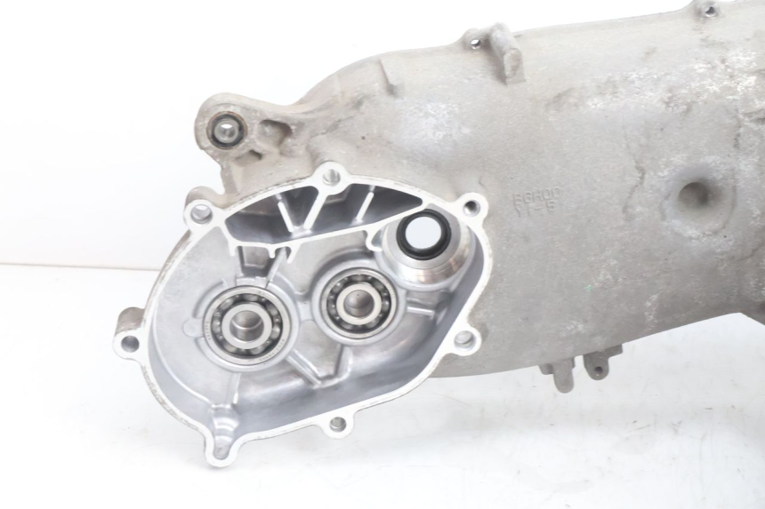 photo de CARCAÇA INFERIOR DO MOTOR YAMAHA N-MAX NMAX 125 (2021 - 2024) - Vista geral