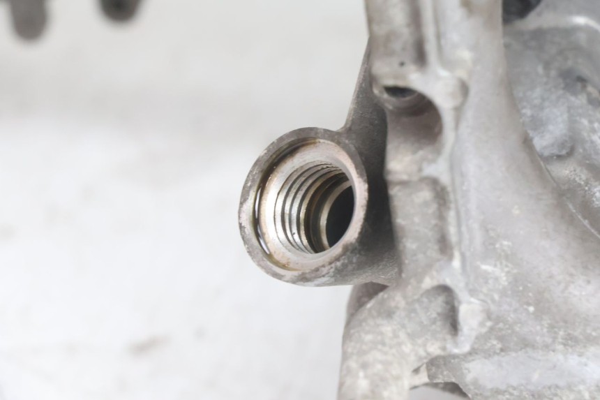 photo de CARCAÇA INFERIOR DO MOTOR YAMAHA N-MAX NMAX 125 (2021 - 2024) - Estado da superfície