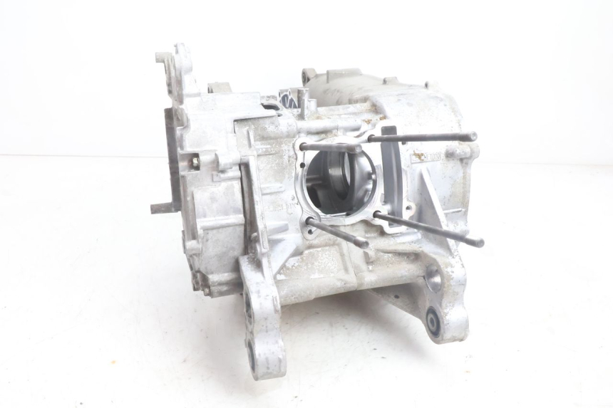 photo de CARCAÇA INFERIOR DO MOTOR YAMAHA N-MAX NMAX 125 (2021 - 2024) - Marcações e referências