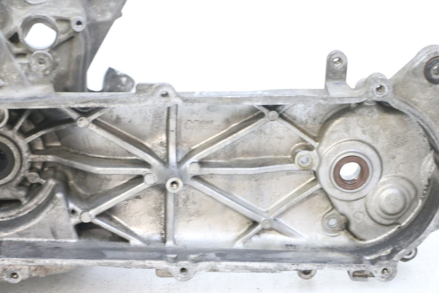 photo de CARTER INFERIOR DO MOTOR YAMAHA NEOS NEO'S 4T 50 (2008 - 2016) - Vista de perto