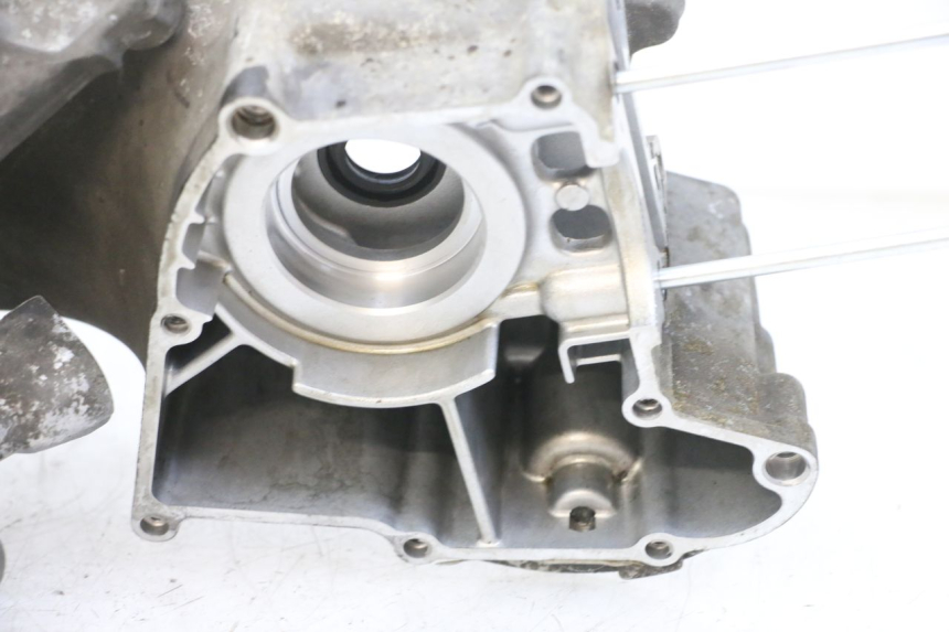 photo de CARTER INFERIOR DO MOTOR YAMAHA NEOS NEO'S 4T 50 (2008 - 2016) - Ângulo alternativo