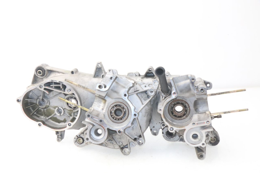 photo de CARTER INFERIOR DO MOTOR PIAGGIO NEW TYPHOON 50 (2010 - 2017) - Ângulo alternativo