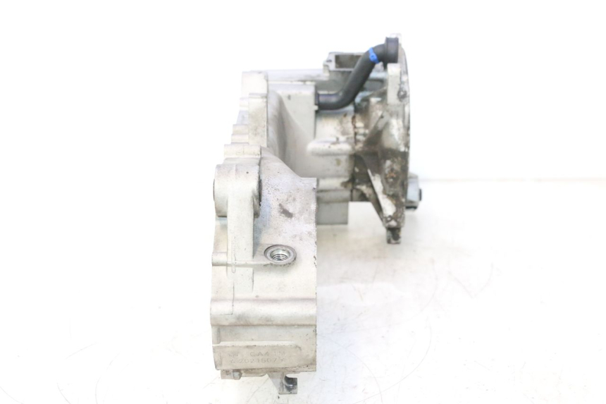 photo de CARTER INFERIOR DO MOTOR PIAGGIO NEW TYPHOON 50 (2018 - 2021) - Detalhes característicos