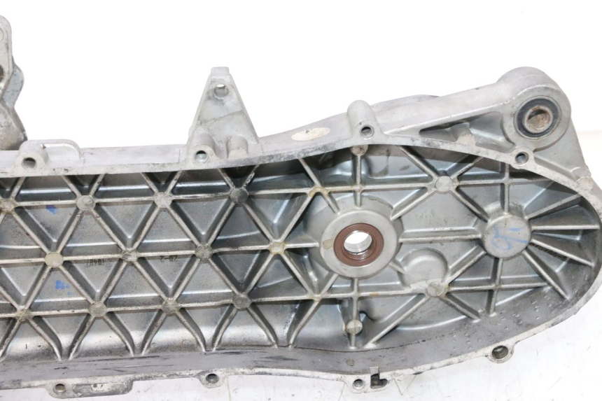 photo de CARTER INFERIOR DO MOTOR PIAGGIO NEW TYPHOON 50 (2018 - 2021) - Ampliação dos componentes