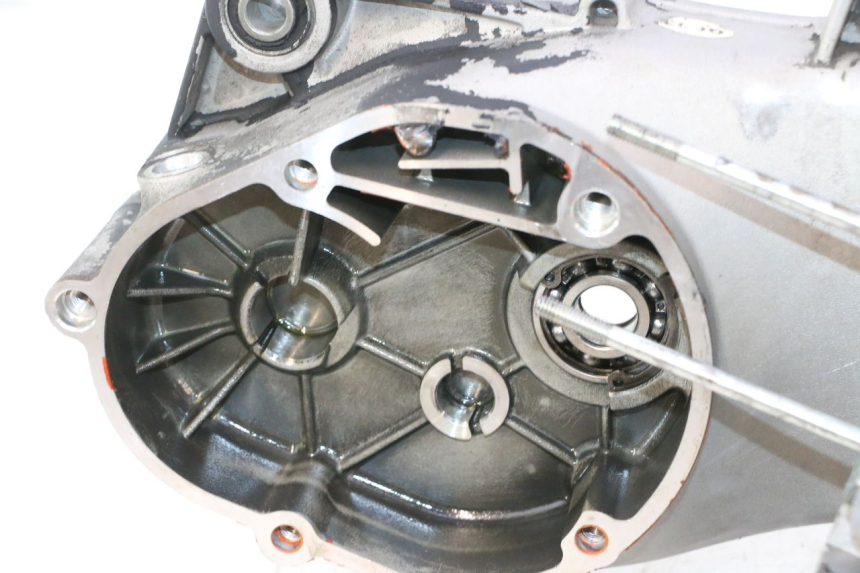 photo de CARTER INFERIOR DO MOTOR PIAGGIO NEW TYPHOON 50 (2018 - 2021) - Ampliação técnica