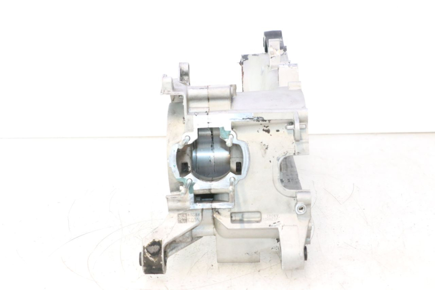 photo de CARTER INFERIOR DO MOTOR PIAGGIO NEW TYPHOON 50 (2018 - 2021) - Peça verificada
