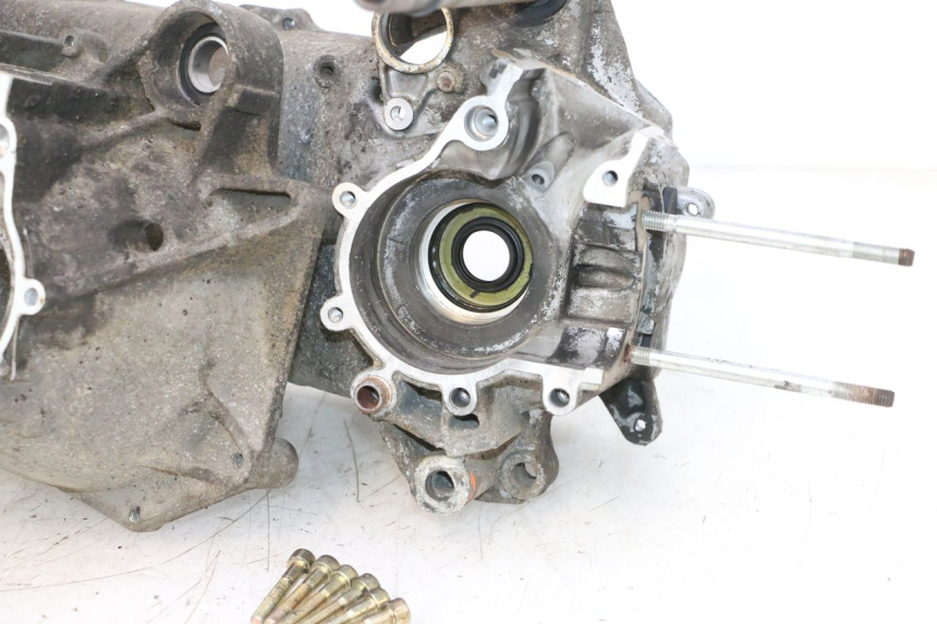 photo de CARCAÇA INFERIOR DO MOTOR MBK NITRO 50 (2004 - 2008) - Outro ângulo de visão