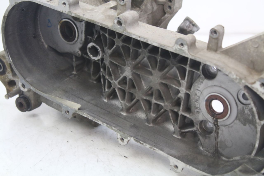 photo de CARTER INFERIOR DO MOTOR SYM ORBIT 2 4T 50 (2018 - 2022) - Pontos de fixação