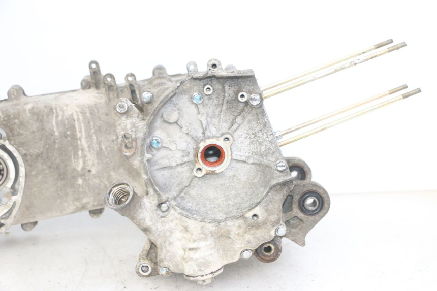photo de CARTER INFERIOR DO MOTOR SYM ORBIT 2 4T 50 (2008 - 2017) - Ampliação dos componentes