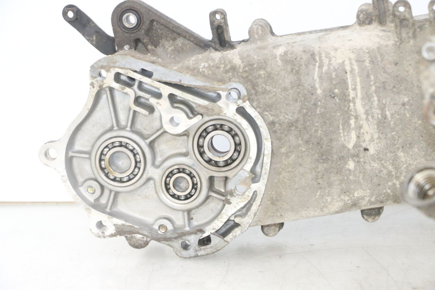 photo de CARTER INFERIOR DO MOTOR SYM ORBIT 2 4T 50 (2008 - 2017) - Vista de perto