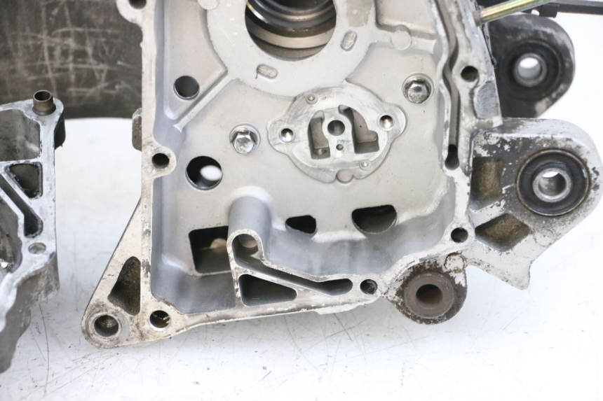 photo de CARTER INFERIOR DO MOTOR SYM ORBIT III 3 4T 50 (2018 - 2021) - Vista de perfil