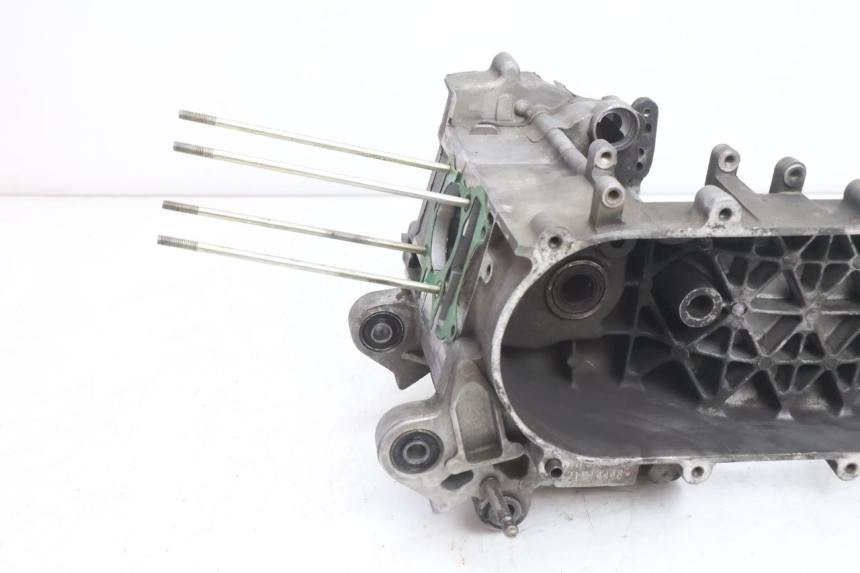 photo de CARTER INFERIOR DO MOTOR SYM ORBIT III 3 4T 50 (2021 - 2025) - Vista de perto