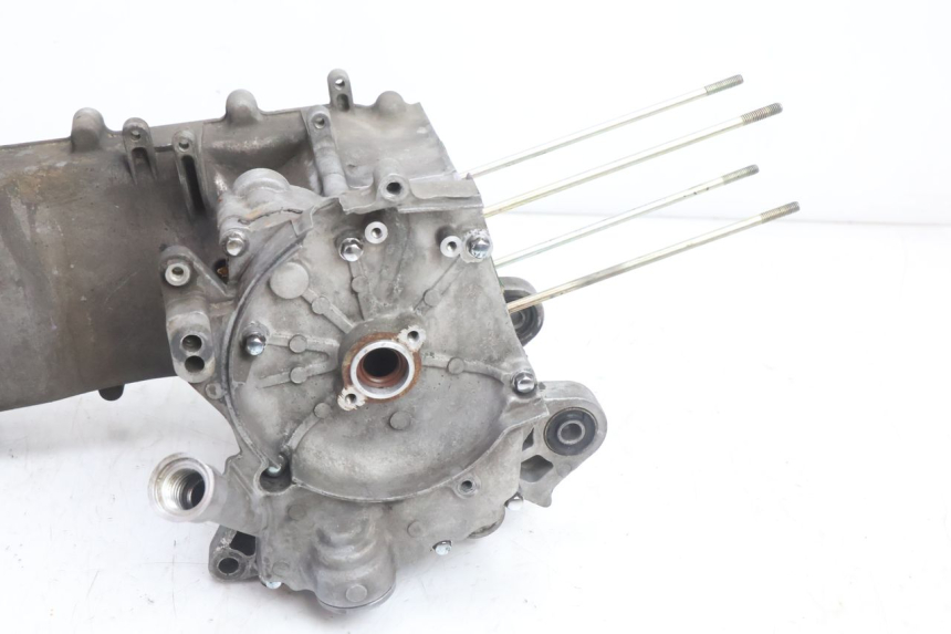 photo de CARTER INFERIOR DO MOTOR SYM ORBIT III 3 4T 50 (2021 - 2025) - Estado da superfície