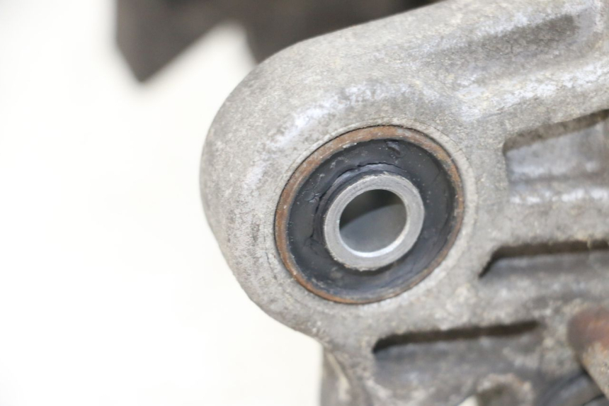 photo de CARCAÇA INFERIOR DO MOTOR SYM ORBIT 50 (2008 - 2010) - Outro ângulo de visão